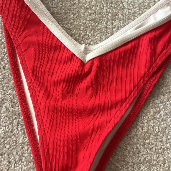 Frankies Bikini - Picture 2 of 8